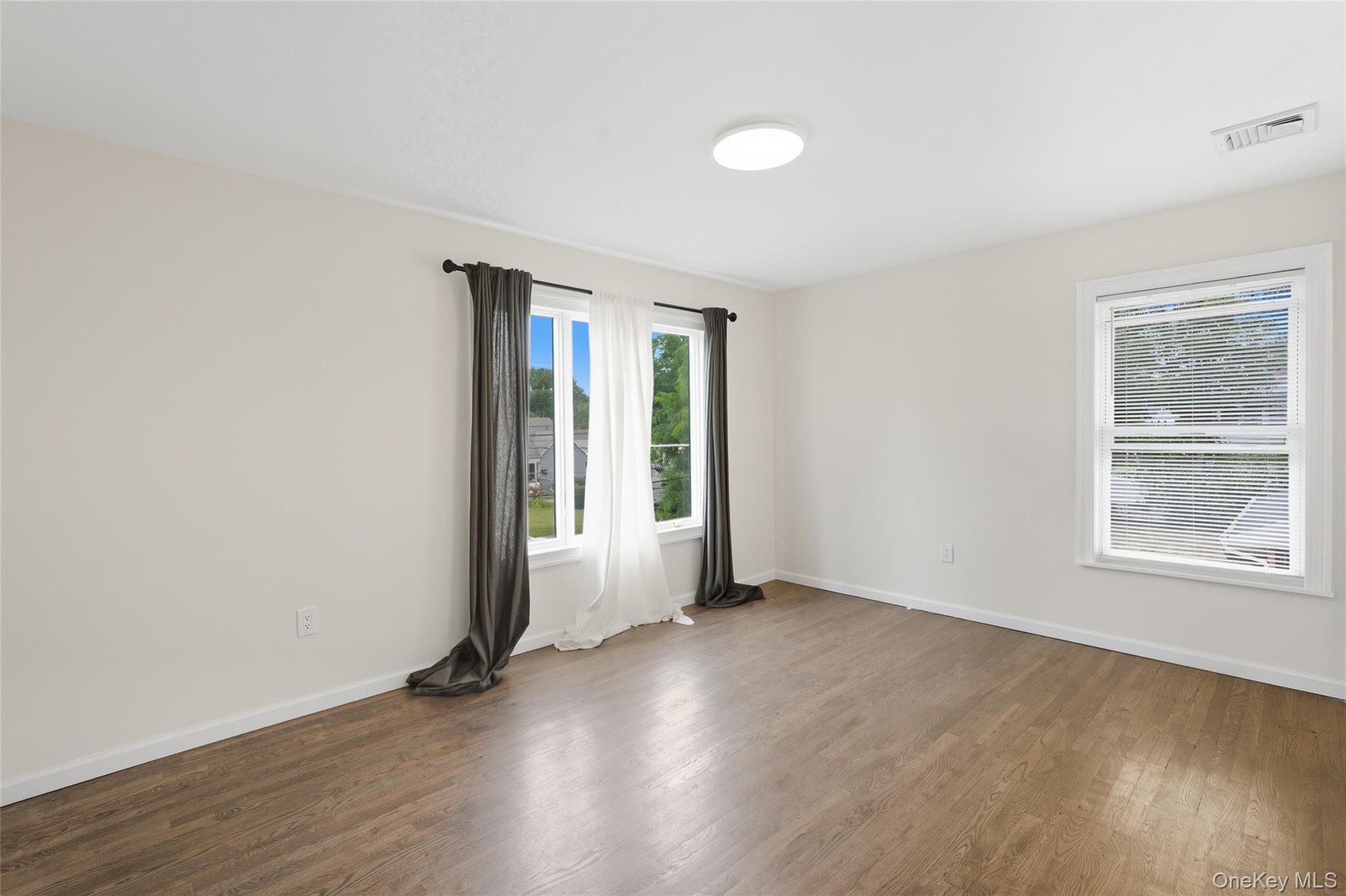 #8 photo, 27 E Neck Court, サフォーク郡 West Babylon , NY 11704