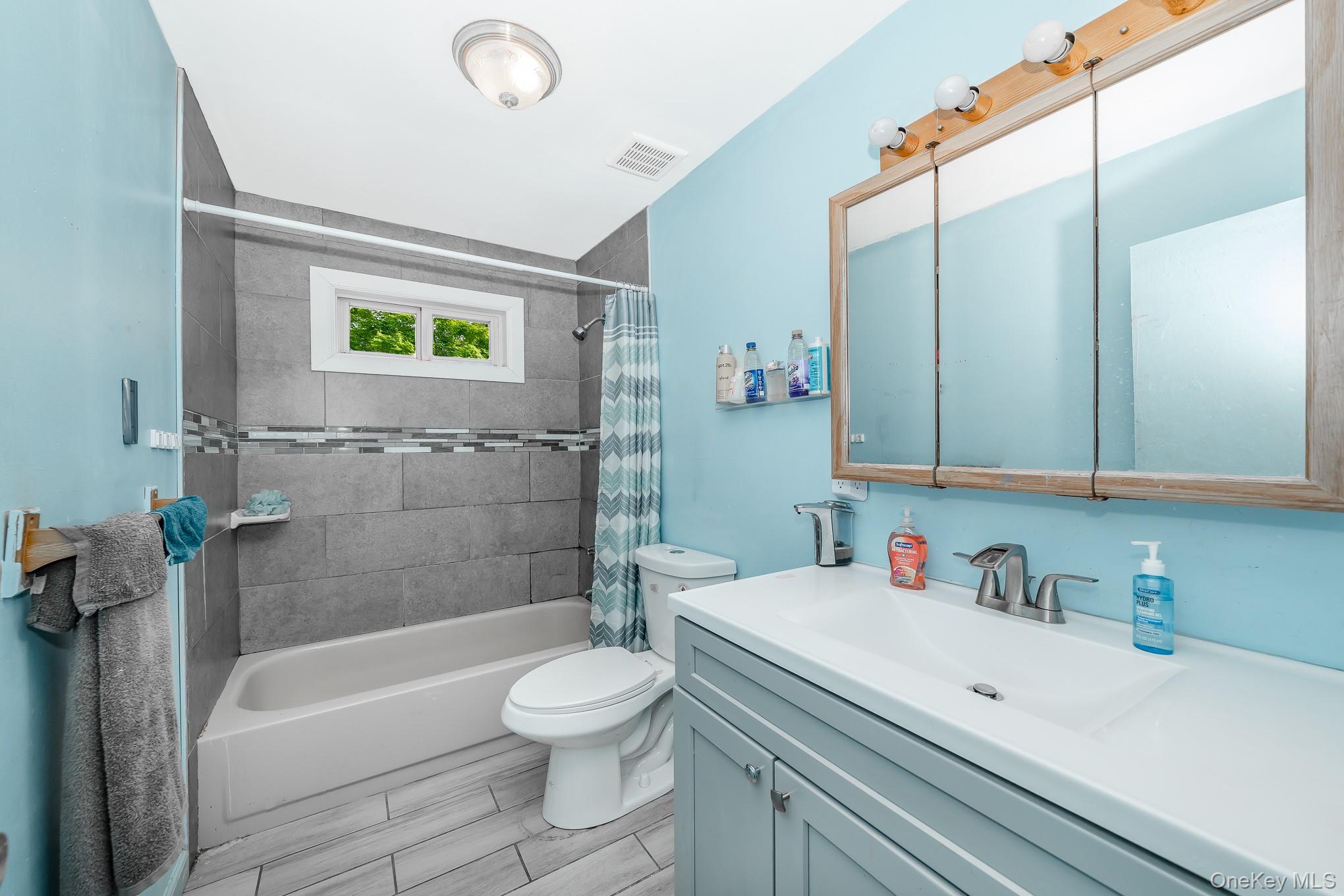 #13 photo, 1038 Manor Lane, サフォーク郡 Bay Shore , NY 11706