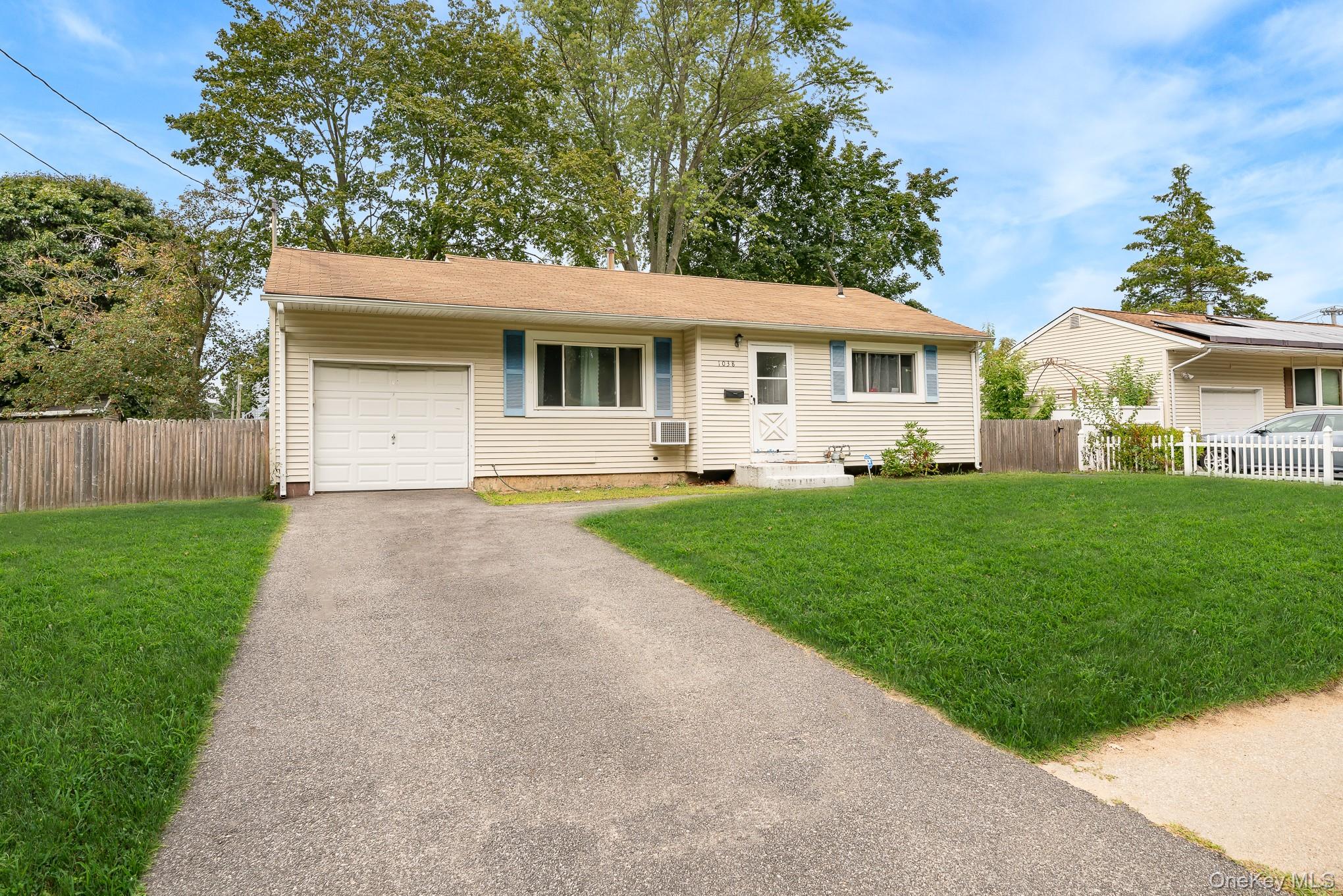 #2 photo, 1038 Manor Lane, サフォーク郡 Bay Shore , NY 11706