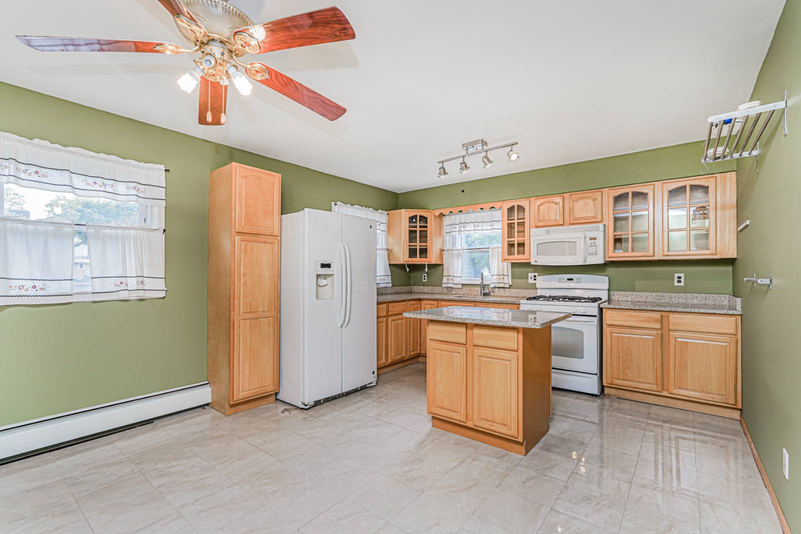 #24 photo, 21 Elizabeth Ave., Staten Island , NY 10310