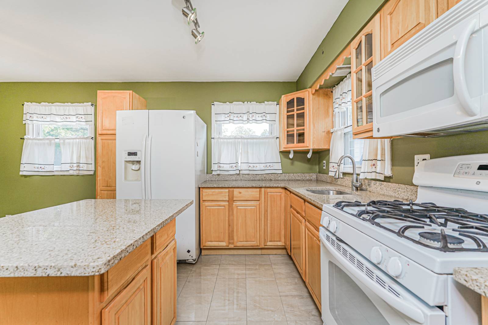 #27 photo, 21 Elizabeth Ave., Staten Island , NY 10310