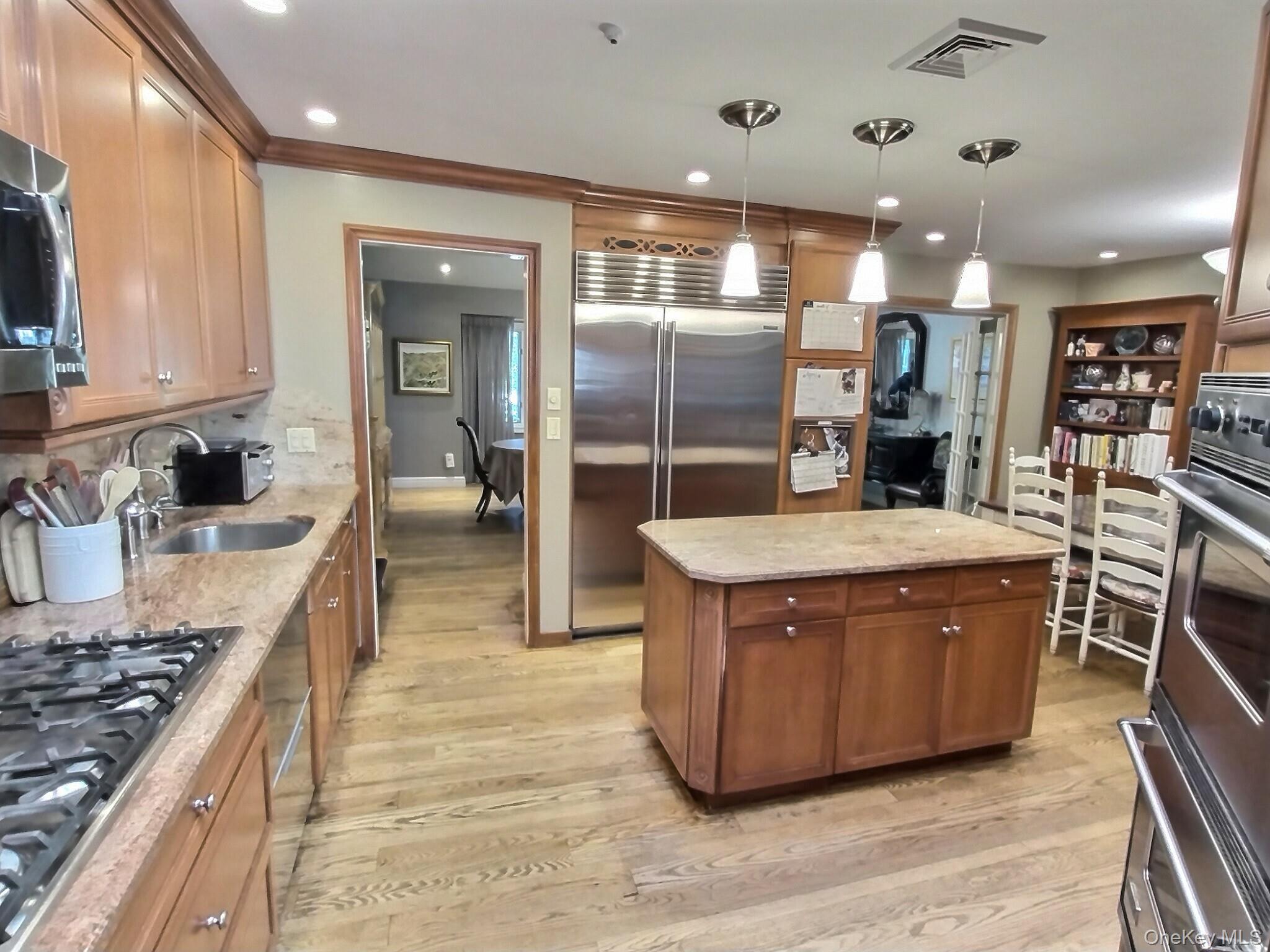 #10 photo, 467 Susan Court, West Hempstead , NY 11552