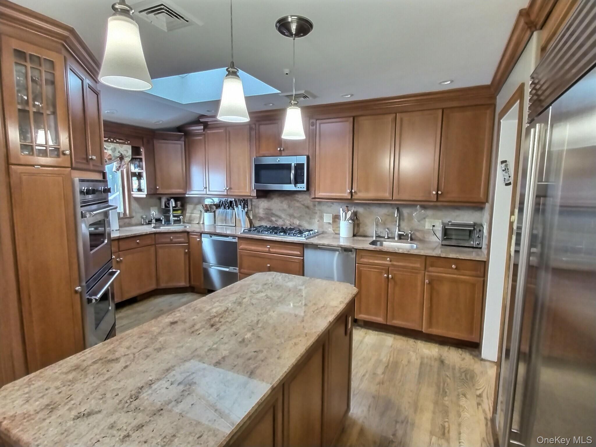 #12 photo, 467 Susan Court, West Hempstead , NY 11552