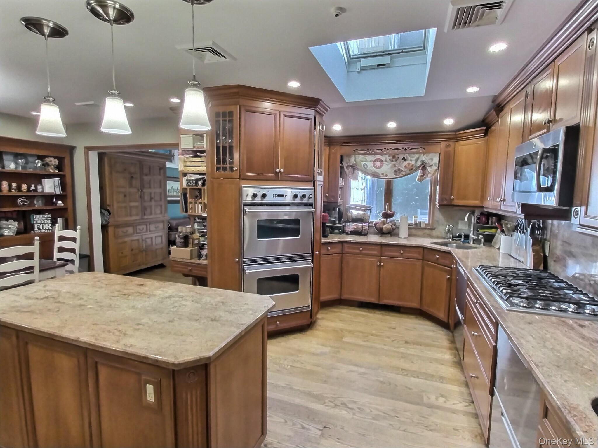 #13 photo, 467 Susan Court, West Hempstead , NY 11552