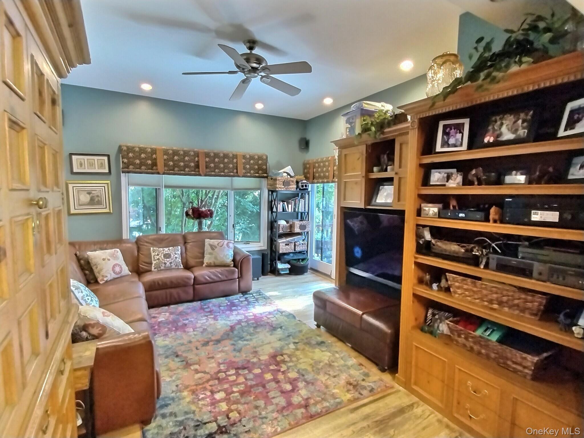 #14 photo, 467 Susan Court, West Hempstead , NY 11552