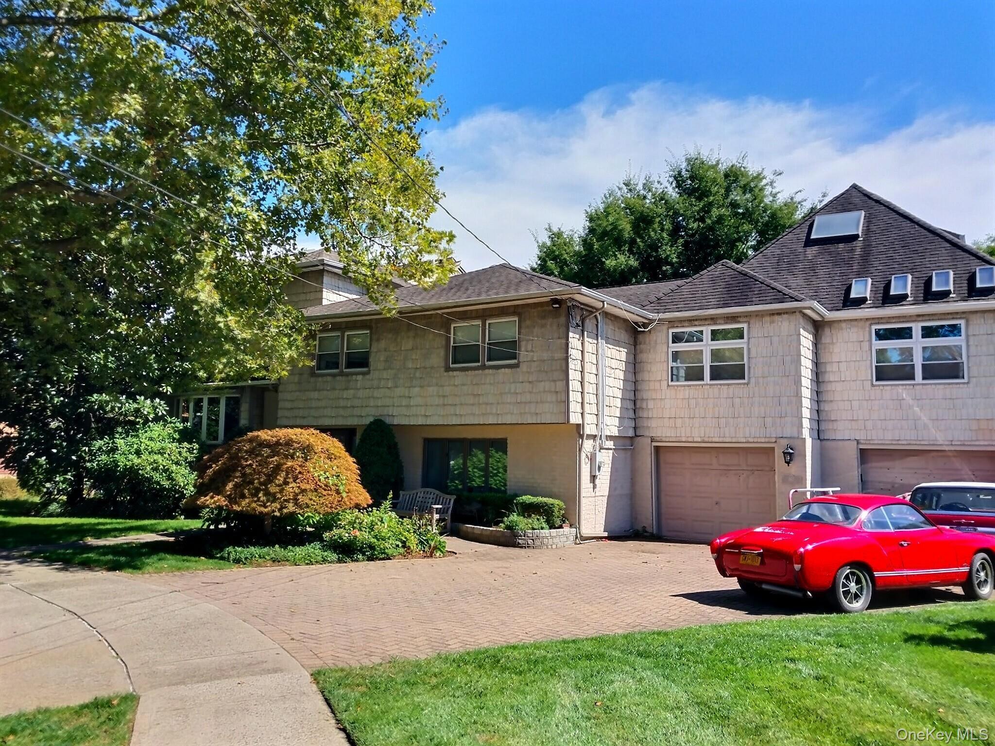 #2 photo, 467 Susan Court, West Hempstead , NY 11552