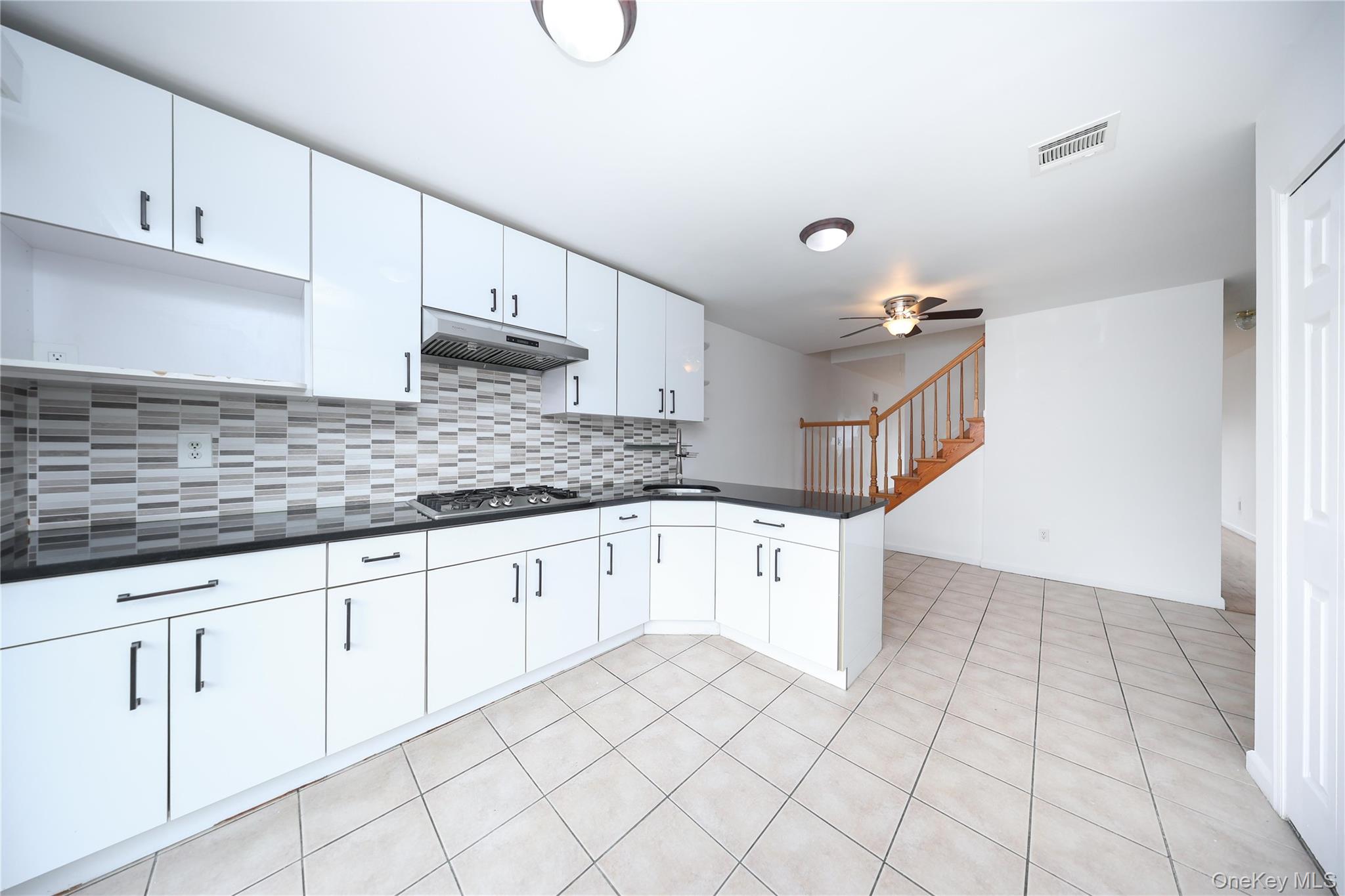 #11 photo, 139 KISWICK Street, Staten Island , NY 10306