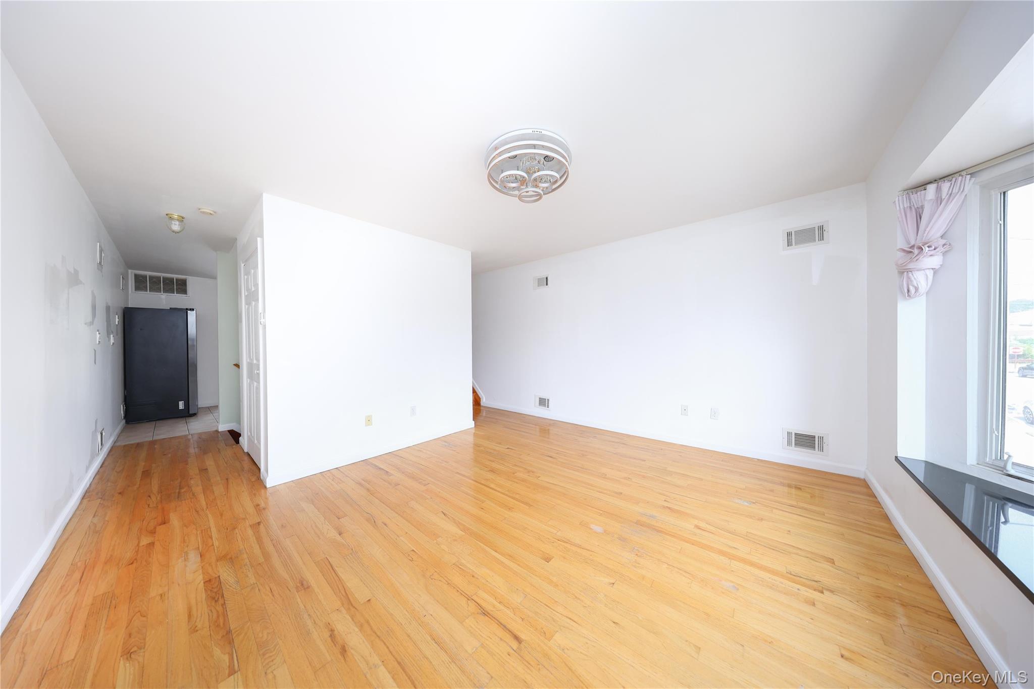 #6 photo, 139 KISWICK Street, Staten Island , NY 10306