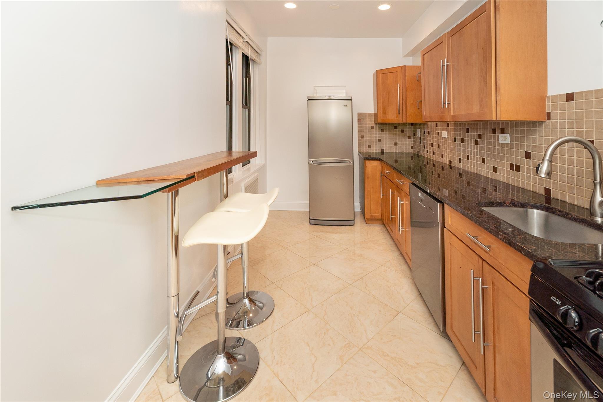 #19 photo, 41-09 41st Street, クイーンズ区 Sunnyside , NY 11104