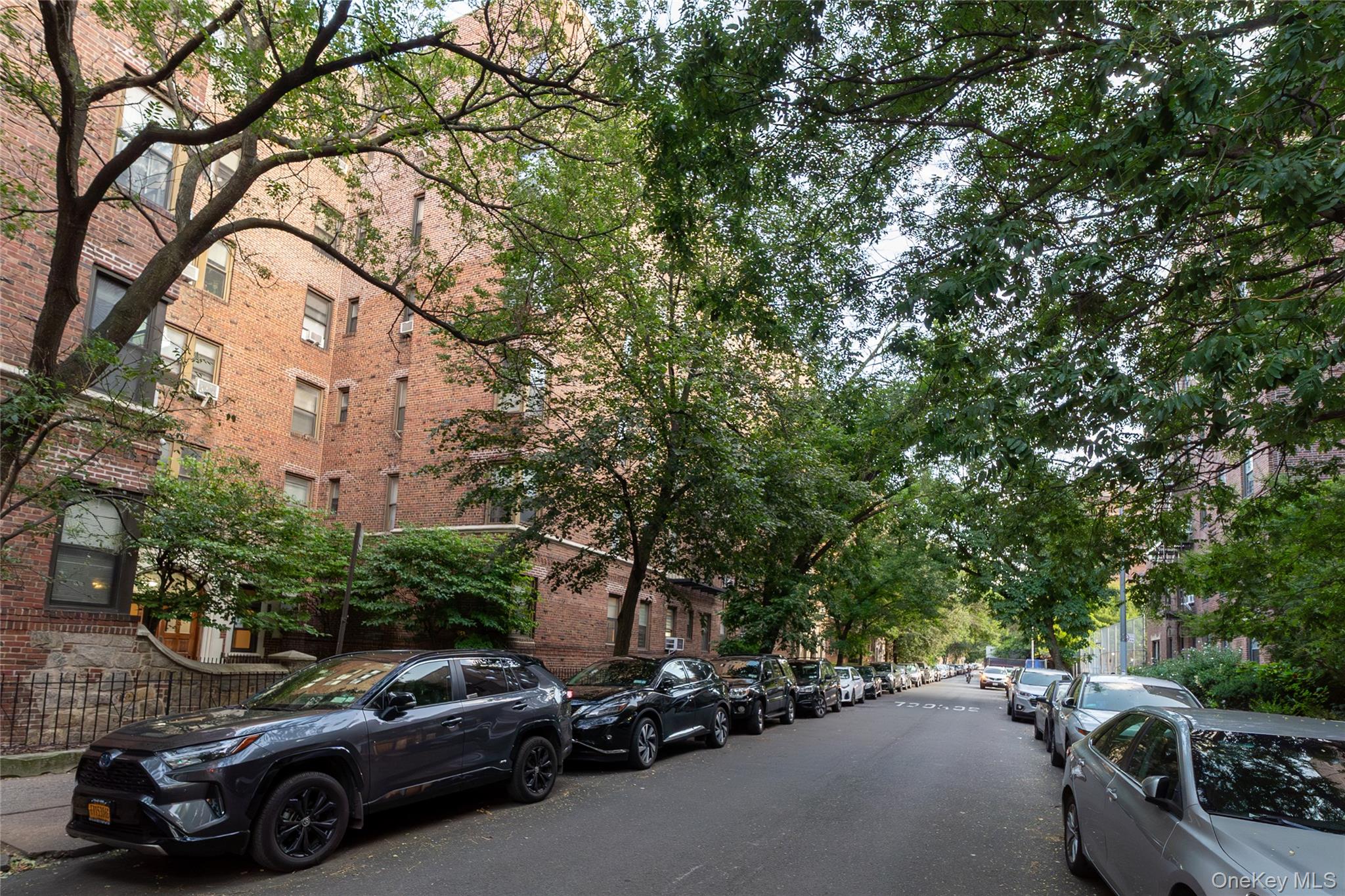 #4 photo, 41-09 41st Street, クイーンズ区 Sunnyside , NY 11104