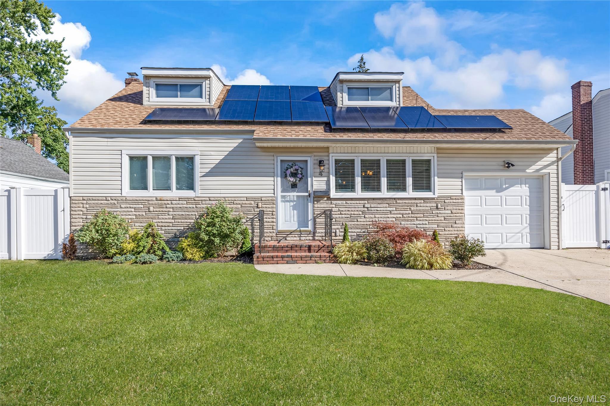 #1 photo, 4 Lime Court, West Babylon , NY 11704