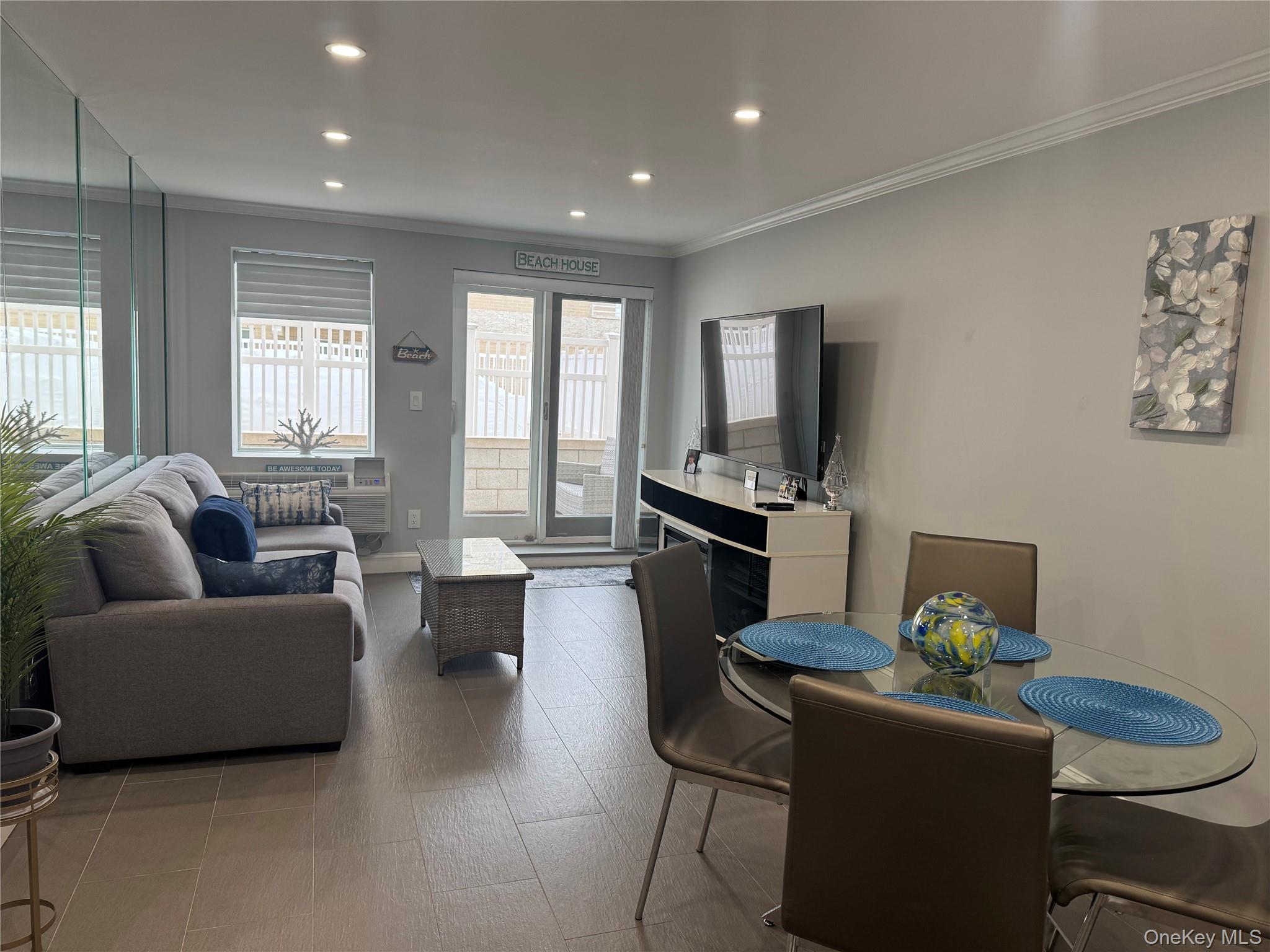 #2 photo, 450 W Broadway, ナッソー郡 Long Beach , NY 11561