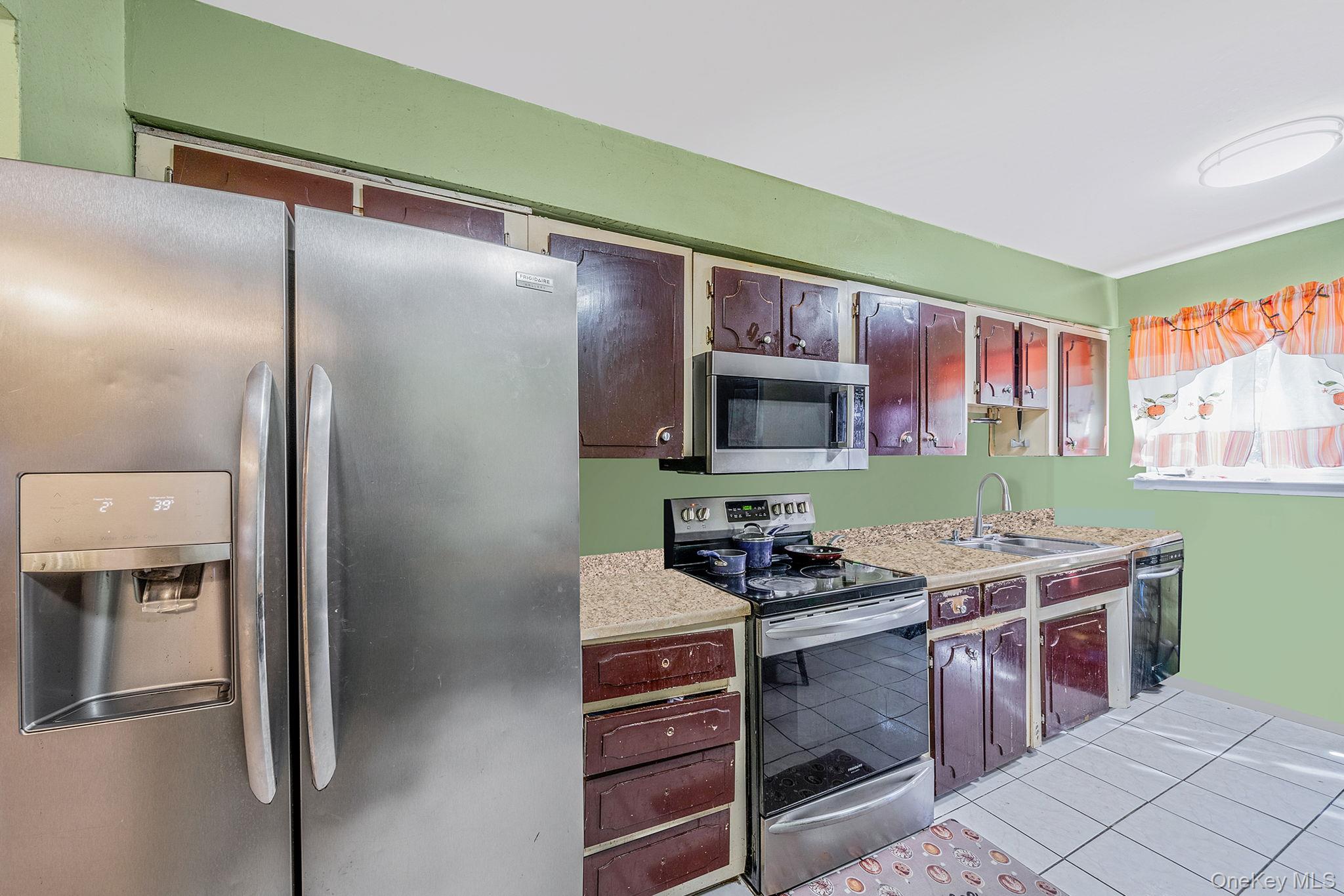 #10 photo, 23 Caroline Court, North Babylon , NY 11703