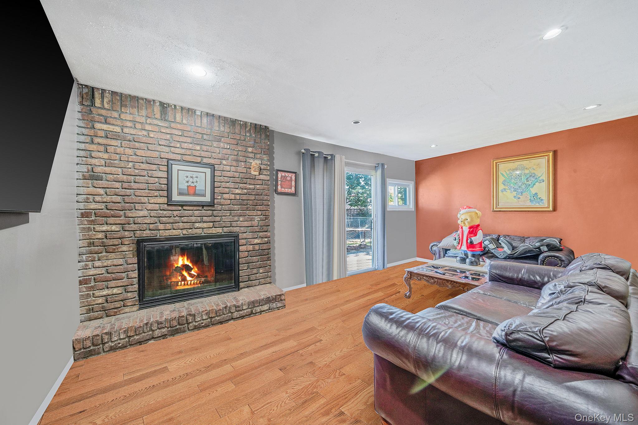 #12 photo, 23 Caroline Court, North Babylon , NY 11703