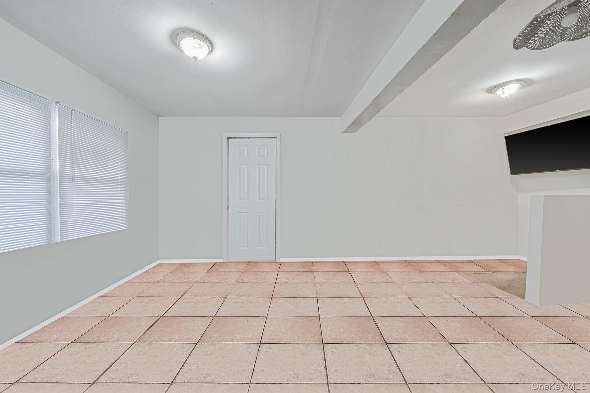 #20 photo, 23 Caroline Court, North Babylon , NY 11703