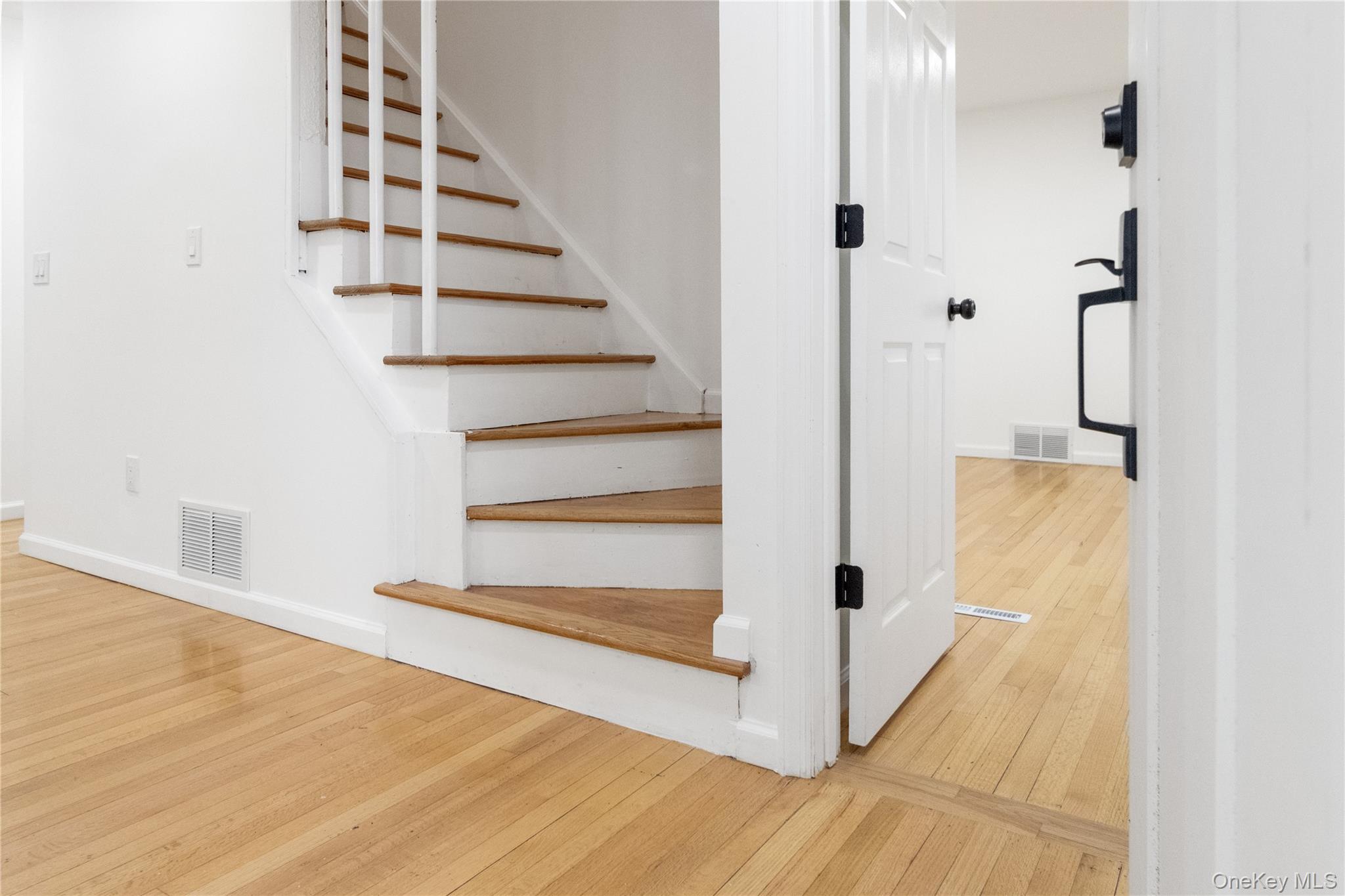 #16 photo, 11 Queen Street, New Windsor , NY 12553