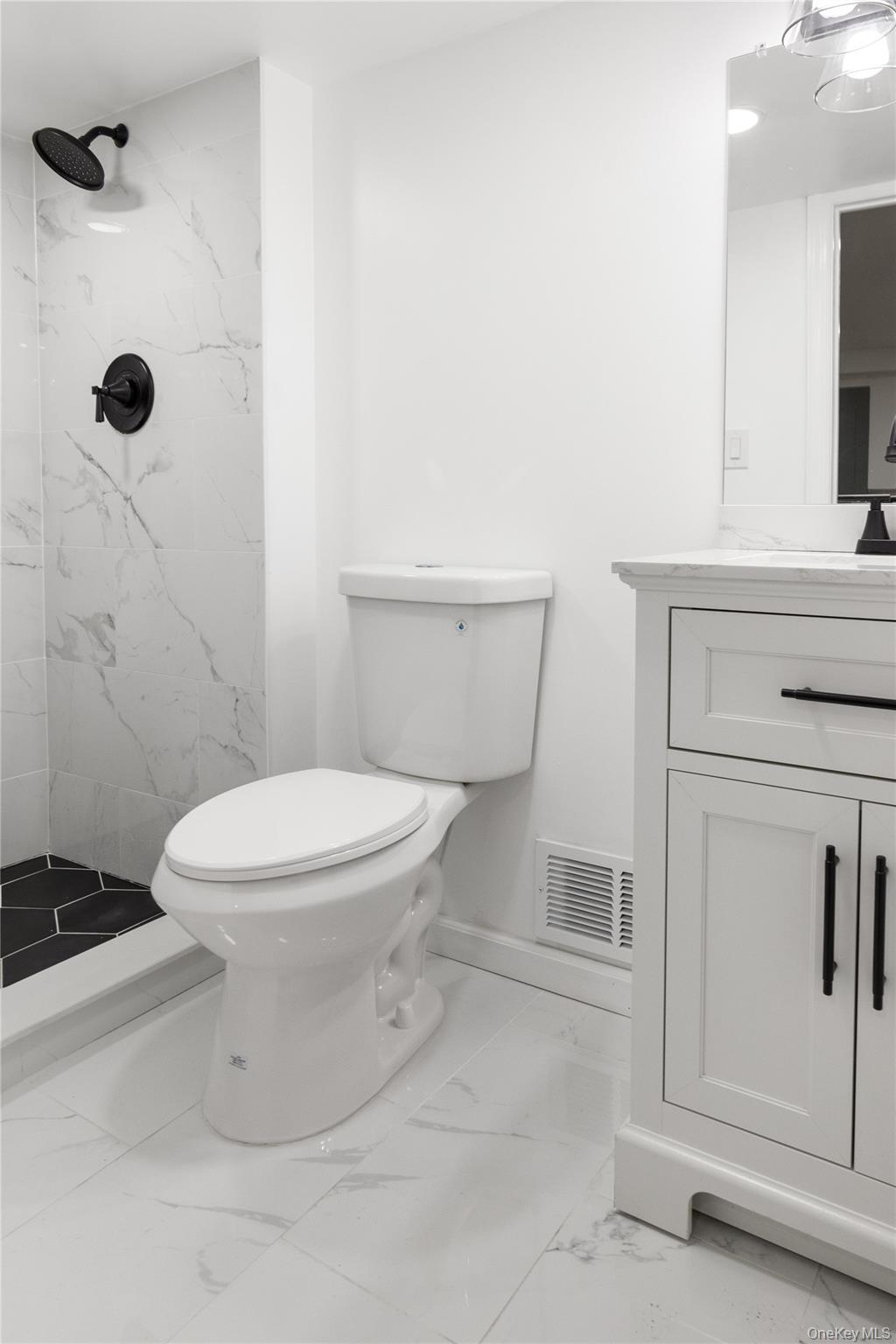 #17 photo, 11 Queen Street, New Windsor , NY 12553