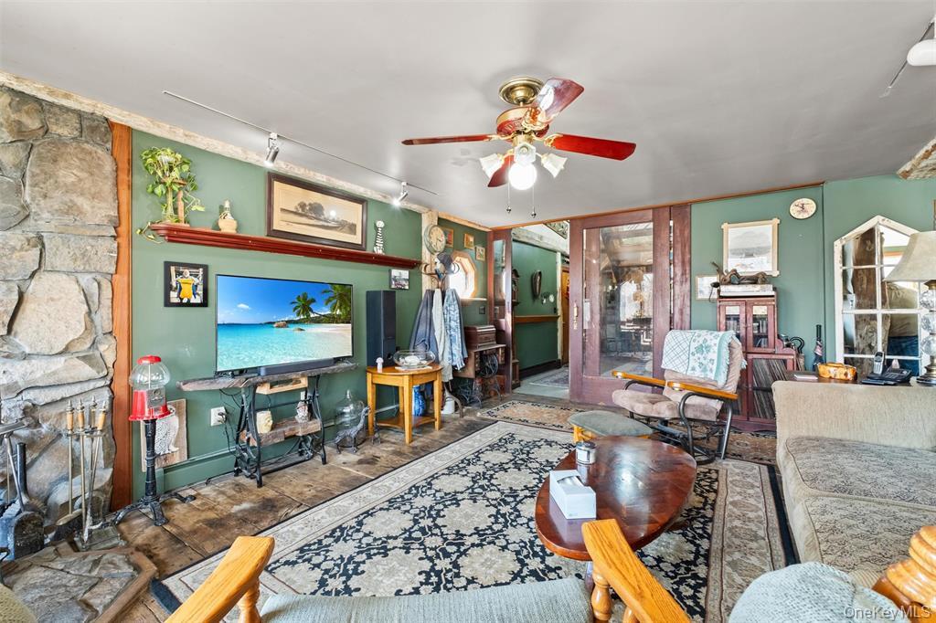 #9 photo, 86 State Route 32, New Paltz , NY 12561