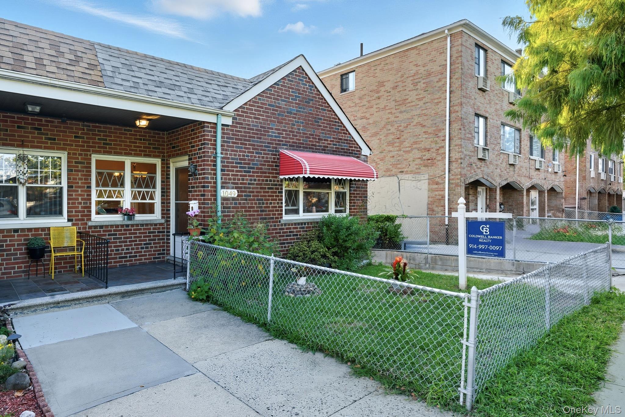 #1 photo, 1049 Huntington Avenue, Bronx , NY 10465