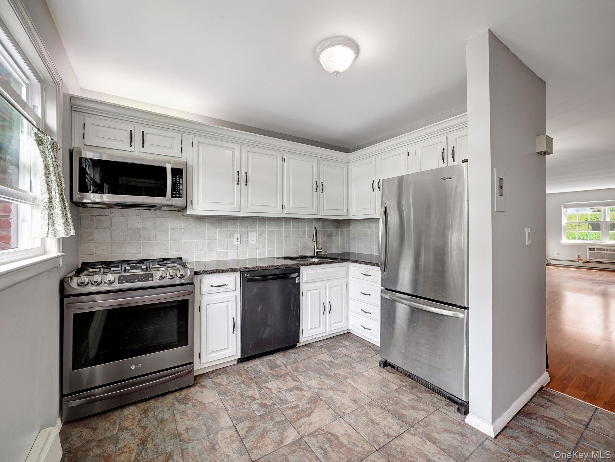 #9 photo, 155 Parkside Drive, Suffern , NY 10901