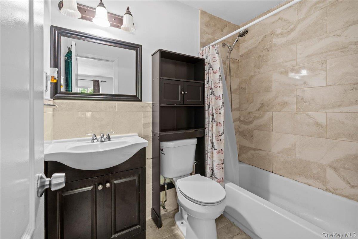 #9 photo, 106 Bolton Avenue, Bronx , NY 10473