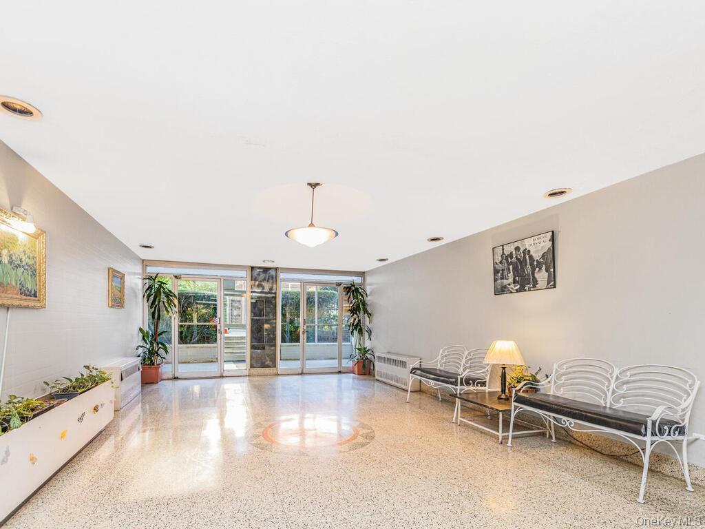 #8 photo, 2835 Webb Avenue, ブロンクス区 Bronx , NY 10468