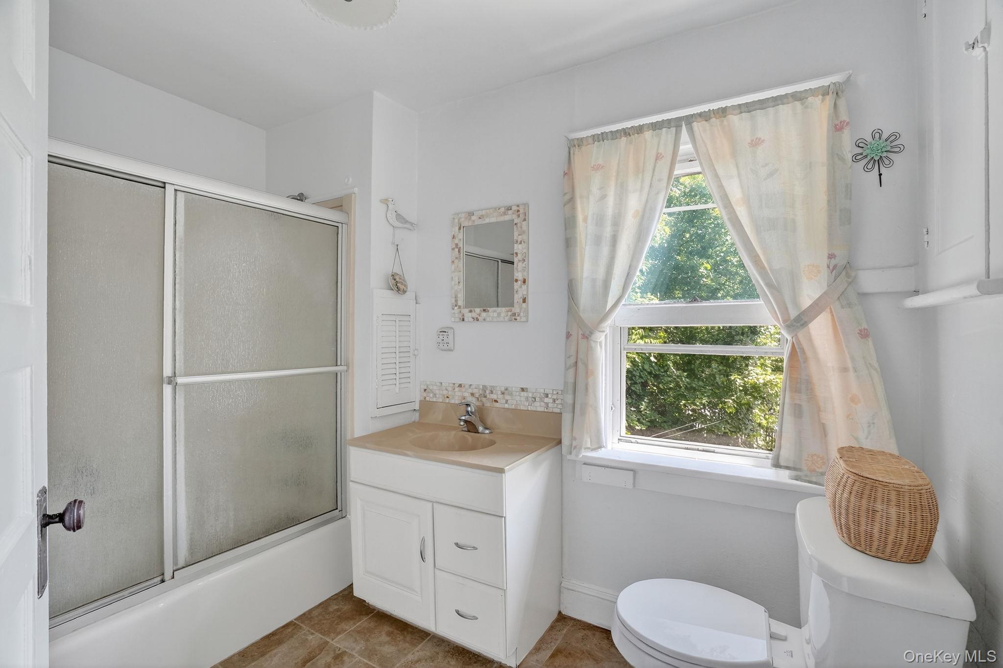 #14 photo, 176 S Grand Avenue, Poughkeepsie , NY 12603