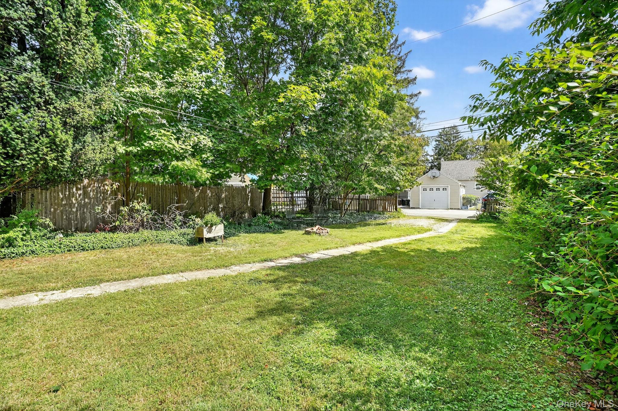 #16 photo, 176 S Grand Avenue, Poughkeepsie , NY 12603