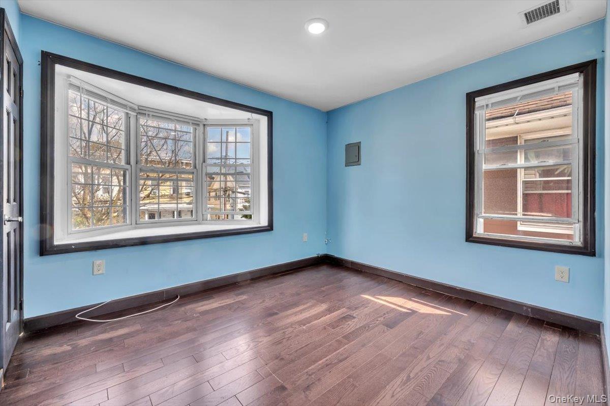 #8 photo, 9568 115th Street, Richmond Hill S. , NY 11419