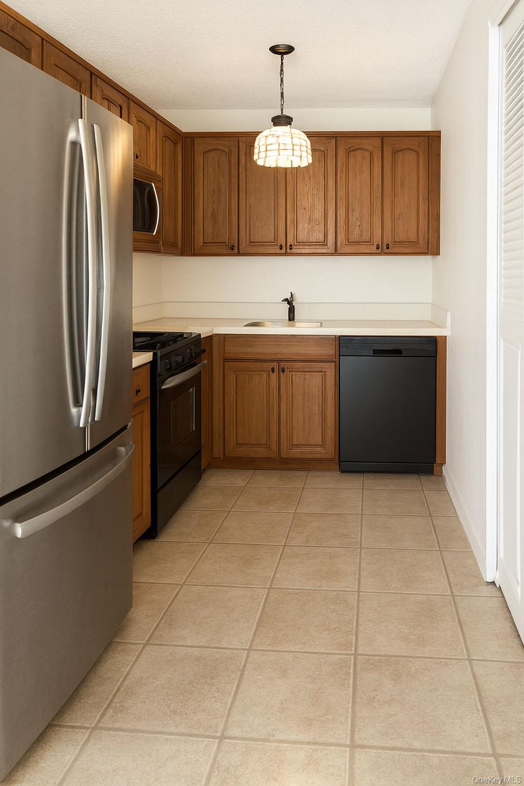 #10 photo, 166-10 Powells Cove Boulevard, Beechhurst , NY 11357