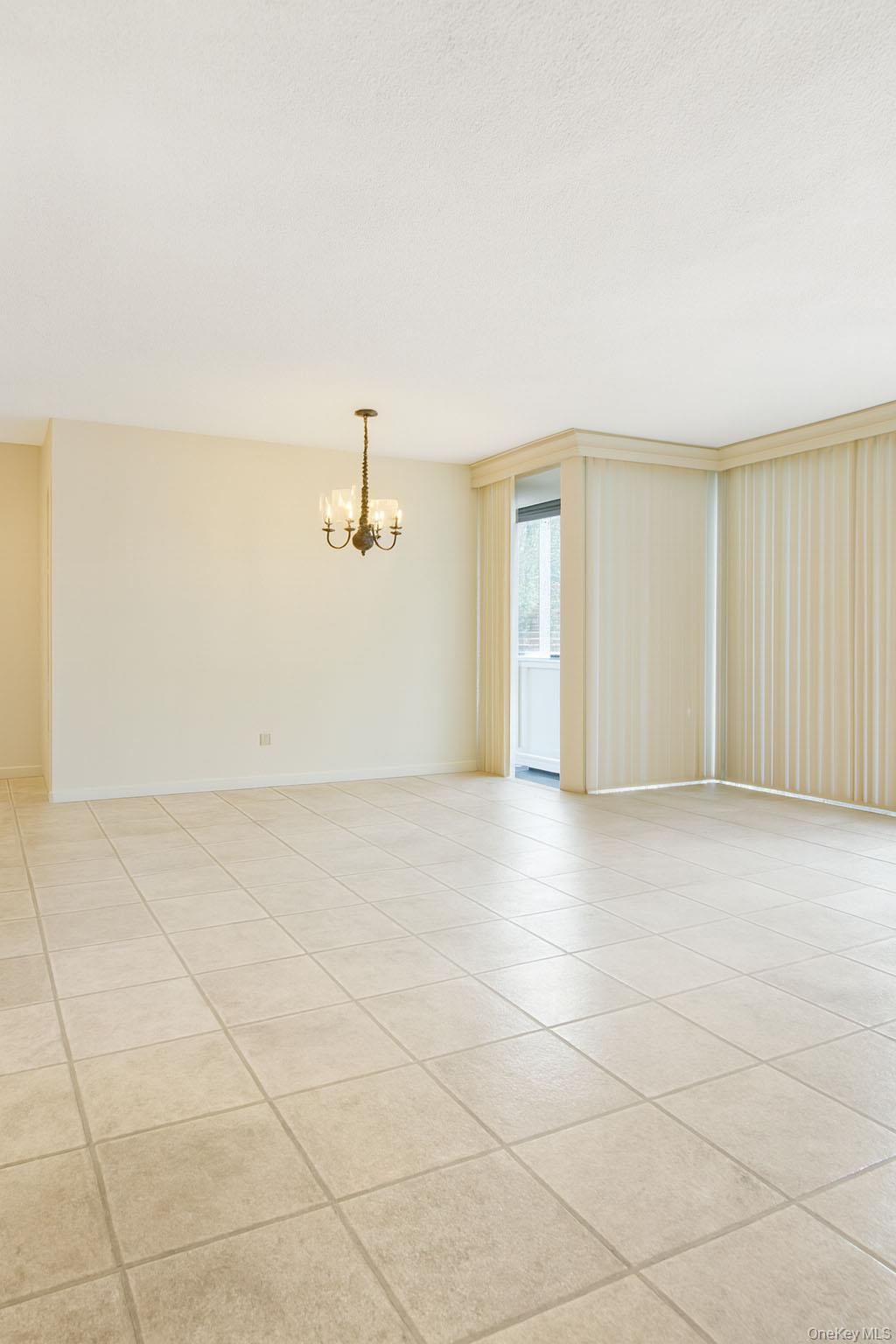 #7 photo, 166-10 Powells Cove Boulevard, Beechhurst , NY 11357