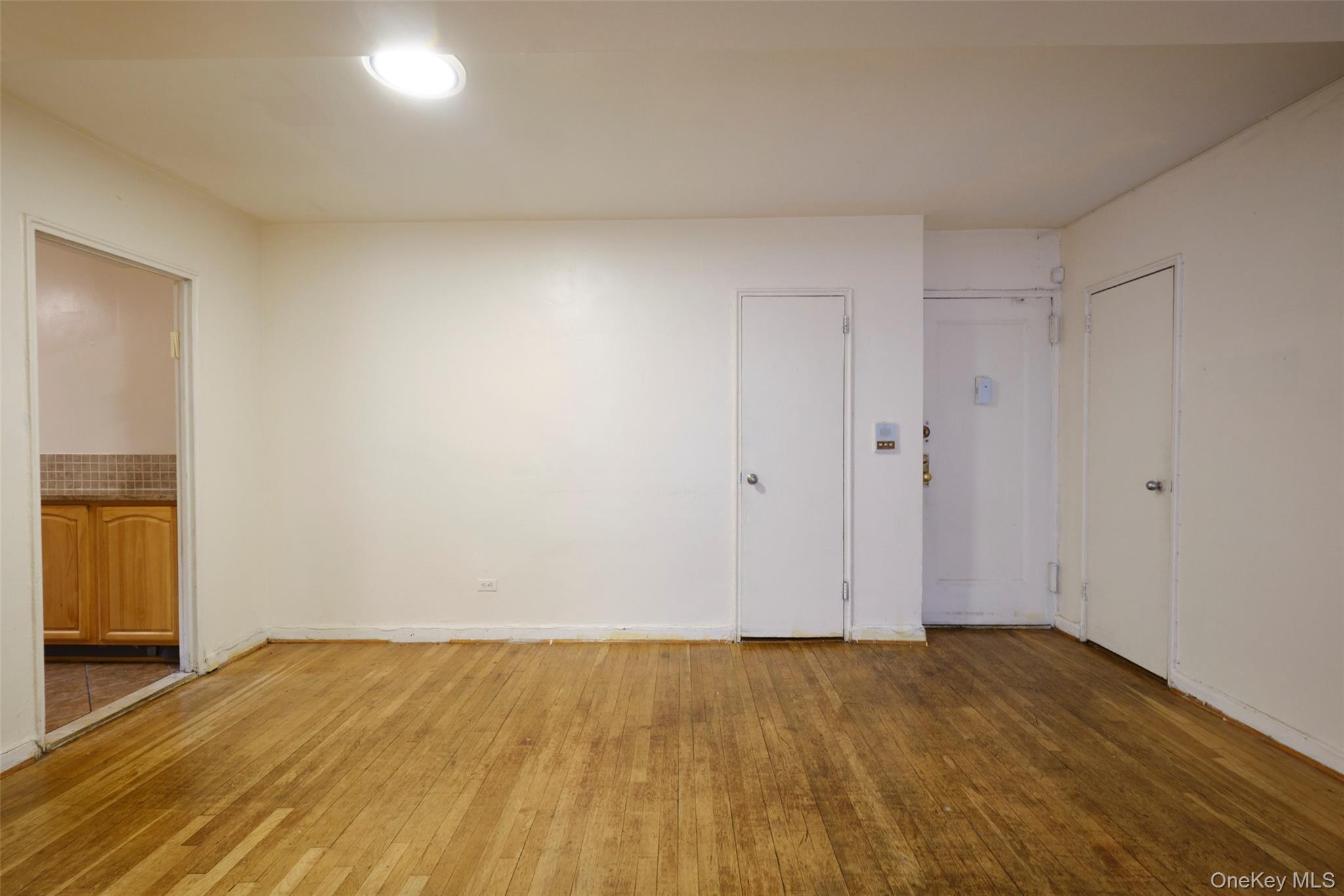 #14 photo, 15011 72nd Road, クイーンズ区 Kew Garden Hills , NY 11367