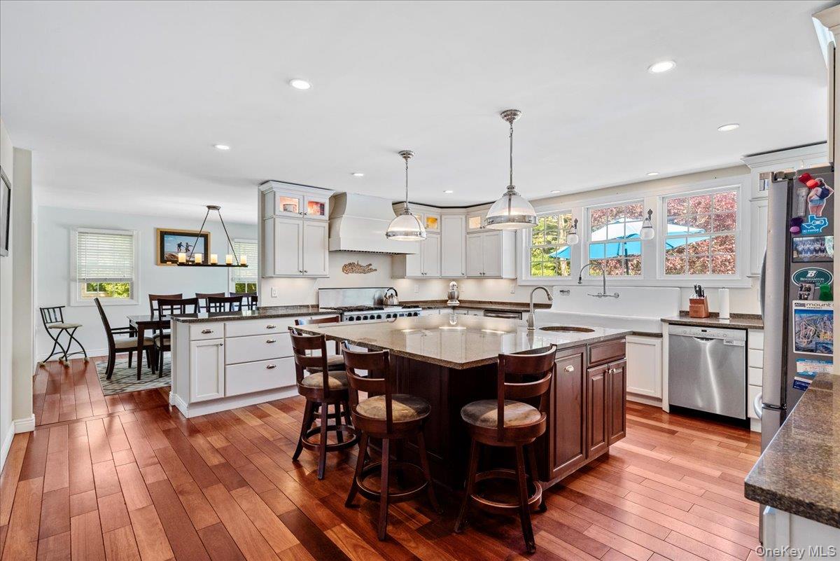 #5 photo, 15 Oak Lane, Hampton Bays , NY 11946