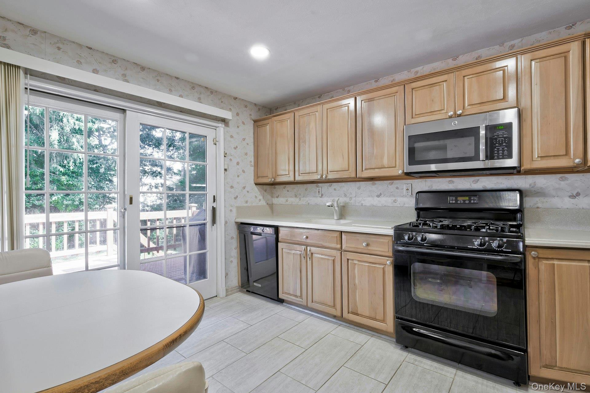 #10 photo, 2889 Anderson Street, Wantagh , NY 11793