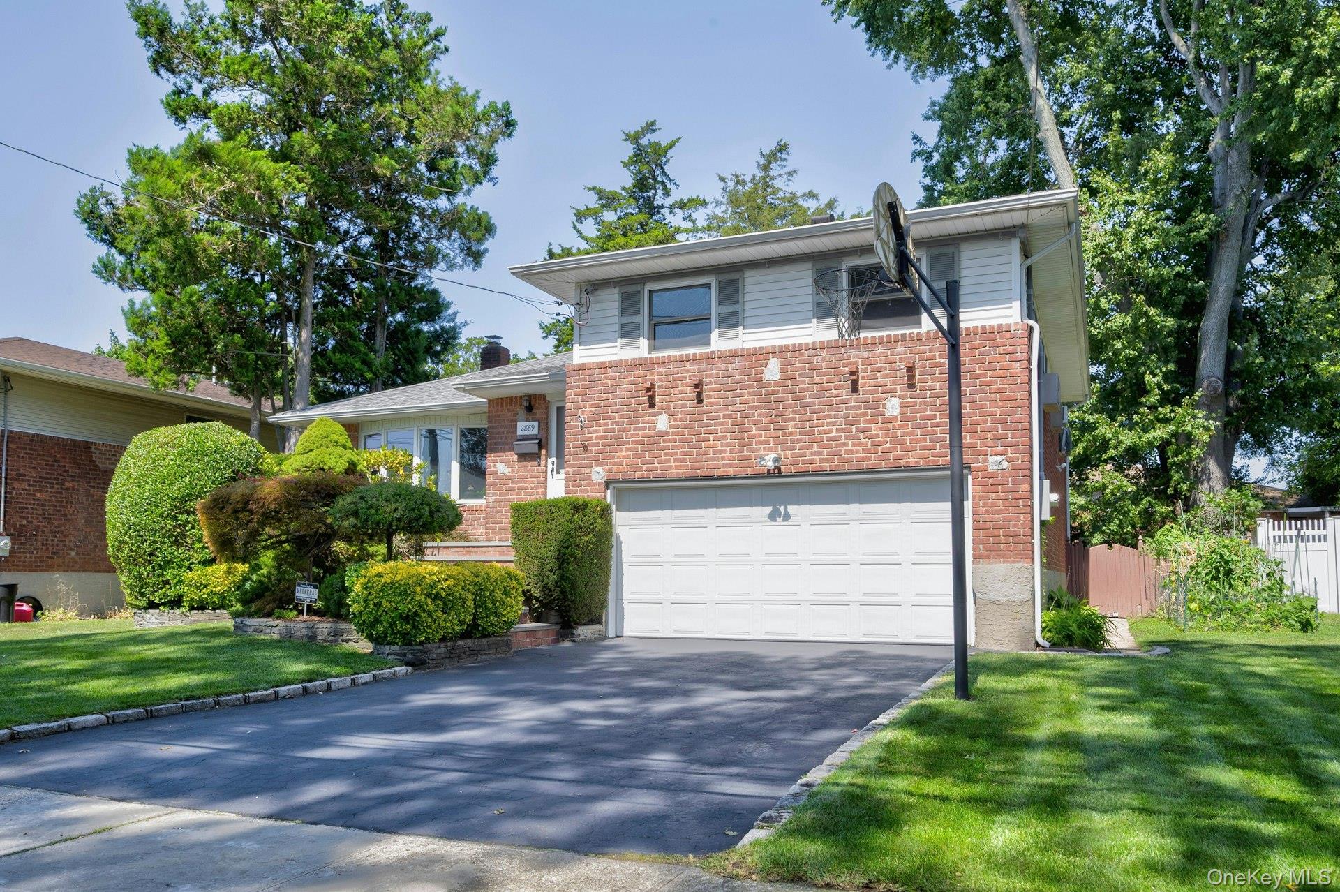 #2 photo, 2889 Anderson Street, Wantagh , NY 11793