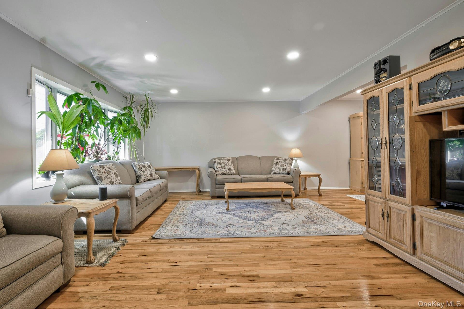 #5 photo, 2889 Anderson Street, Wantagh , NY 11793