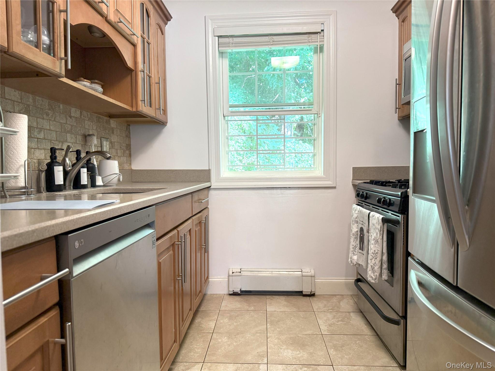 #1 photo, 224-65 Kingsbury Avenue, बेसाइड Bayside , NY 11364