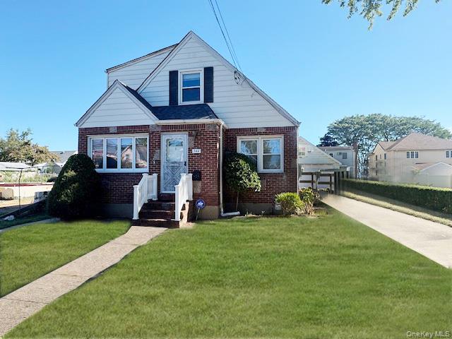 #1 photo, 944 Cherry Lane, नासाउ काउंटी Floral Park , NY 11001