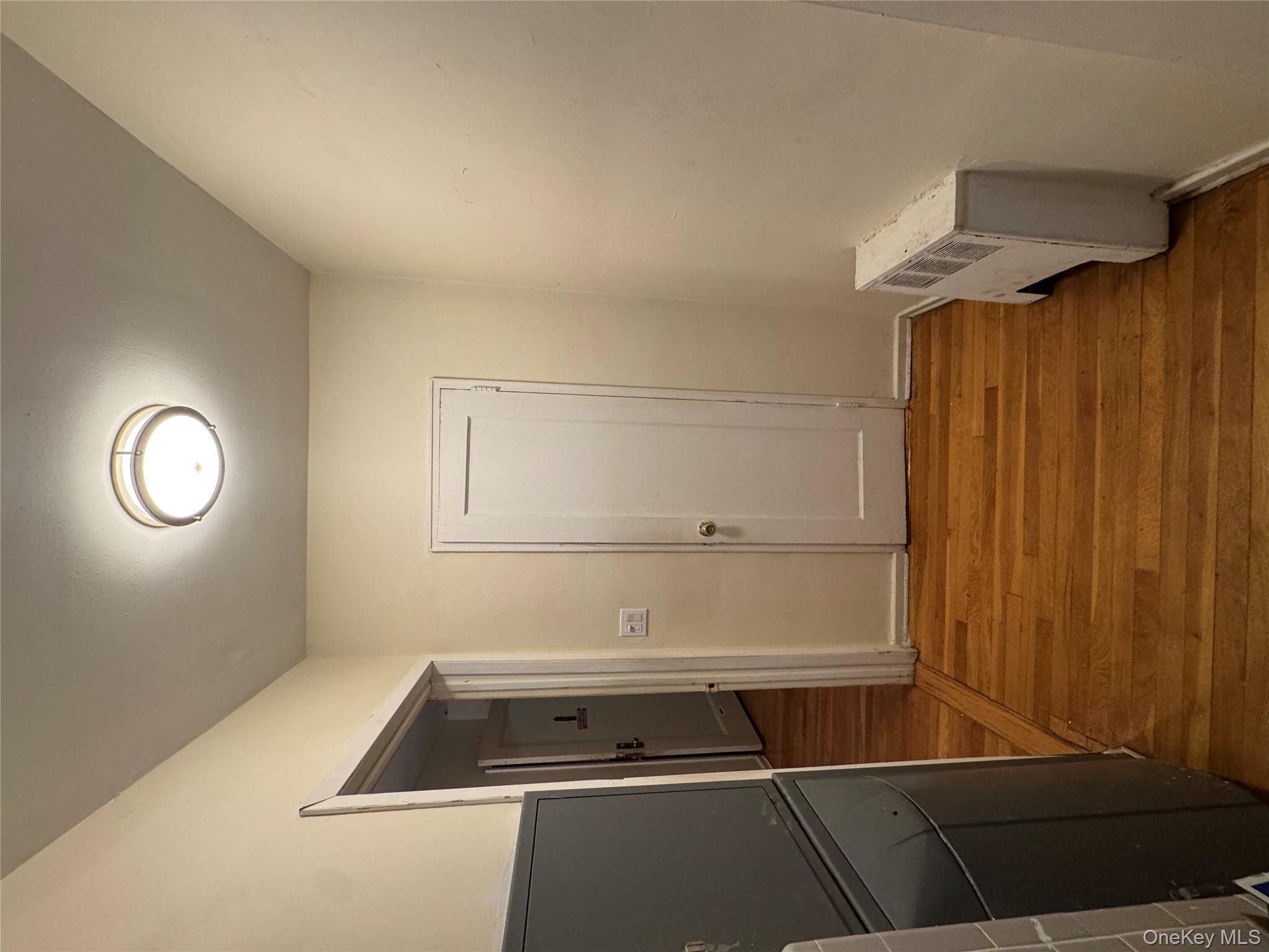 #1 photo, 145 Smith, ناسو Freeport , NY 11520