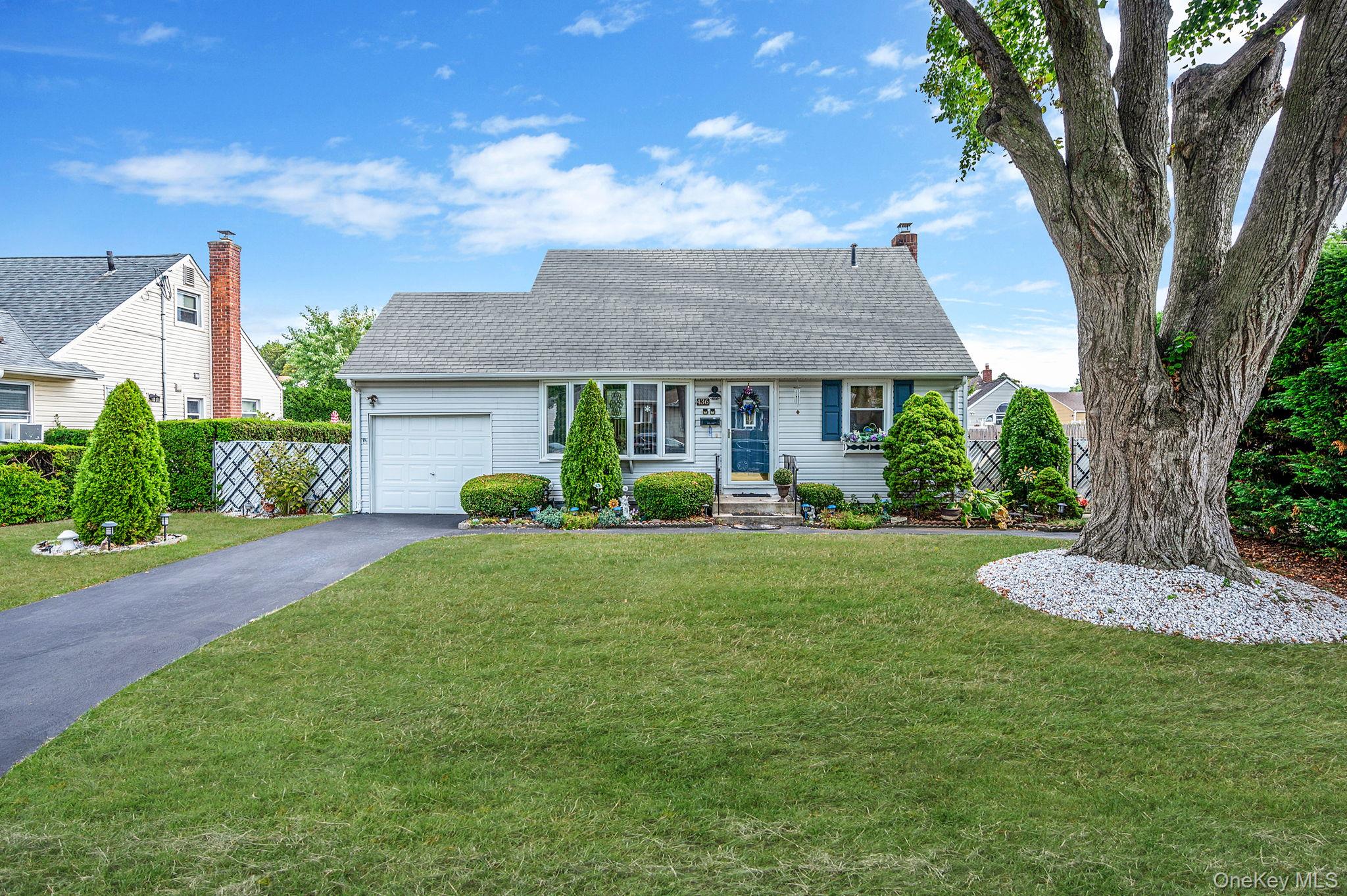 #1 photo, 436 N Ontario Avenue, Lindenhurst , NY 11757