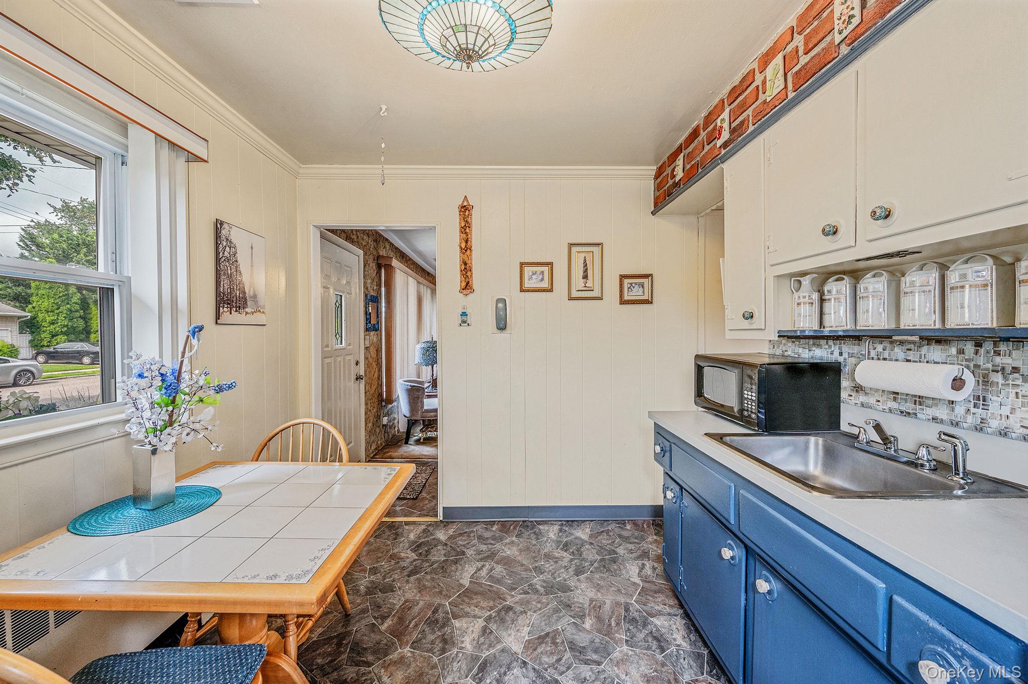 #15 photo, 436 N Ontario Avenue, Lindenhurst , NY 11757