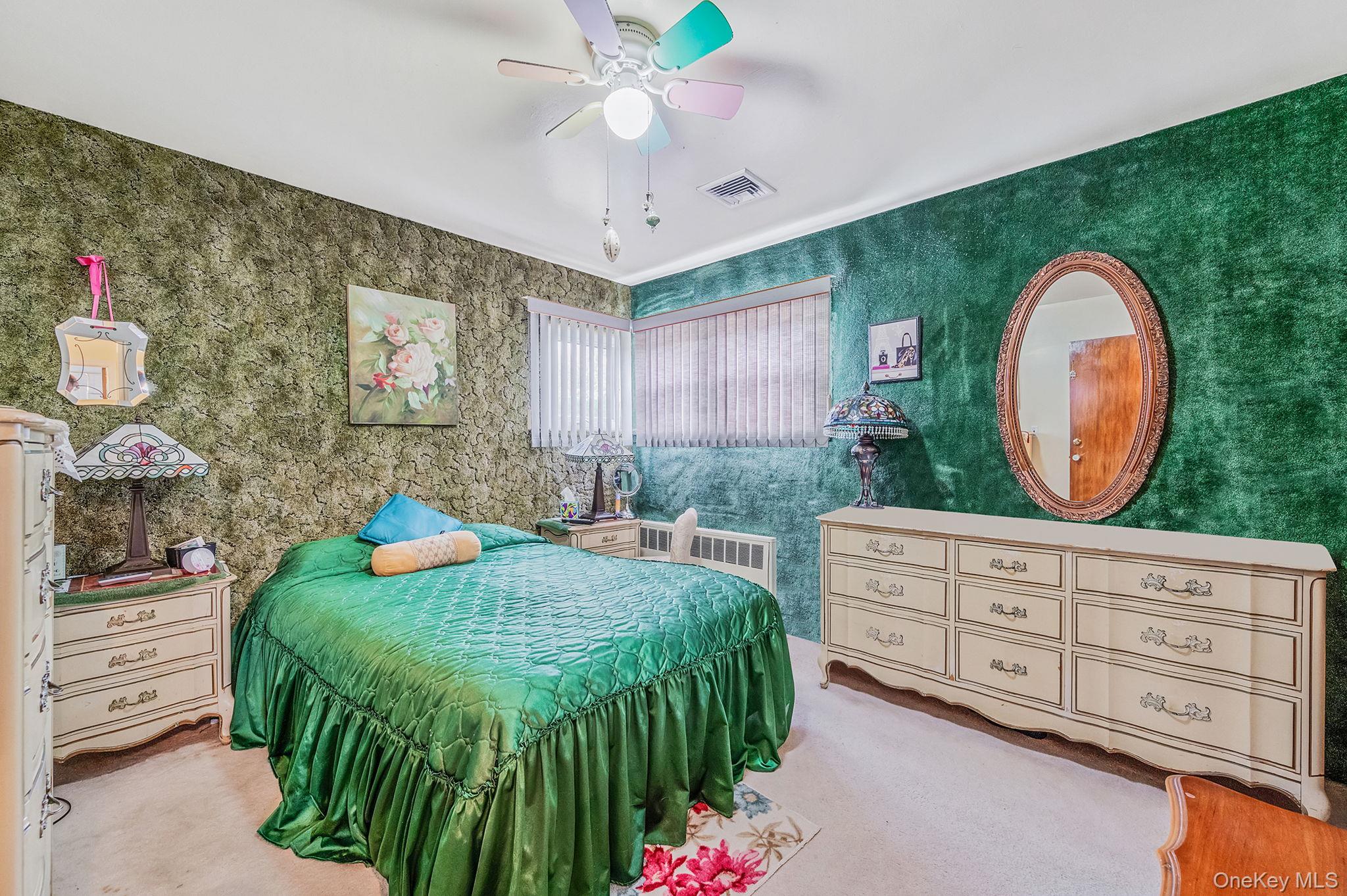 #19 photo, 436 N Ontario Avenue, Lindenhurst , NY 11757