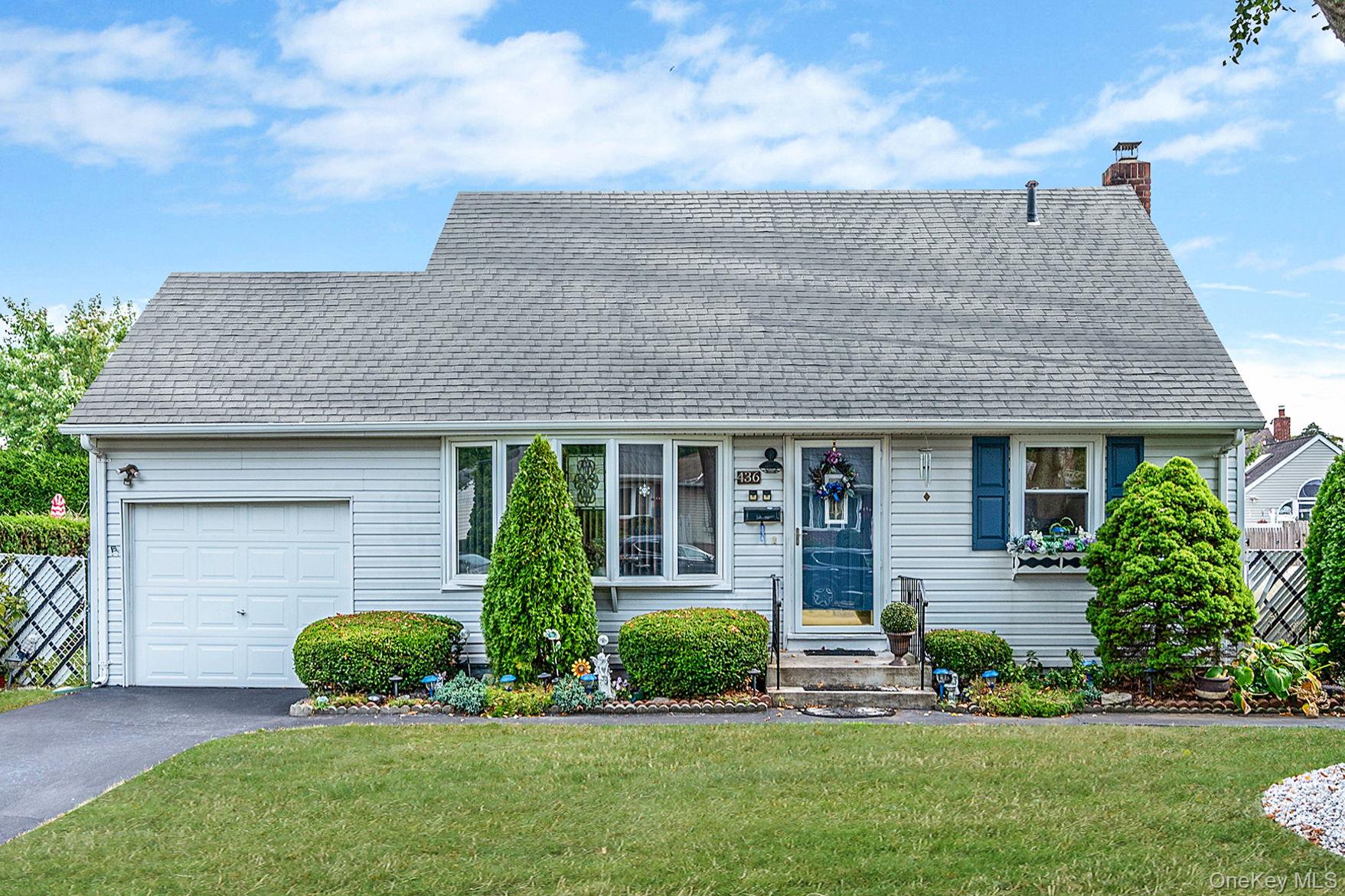 #3 photo, 436 N Ontario Avenue, Lindenhurst , NY 11757