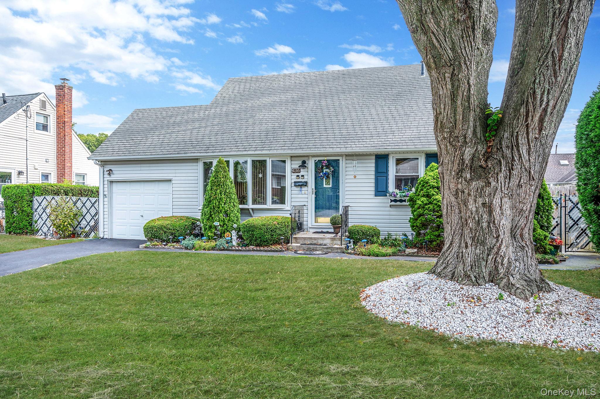 #4 photo, 436 N Ontario Avenue, Lindenhurst , NY 11757