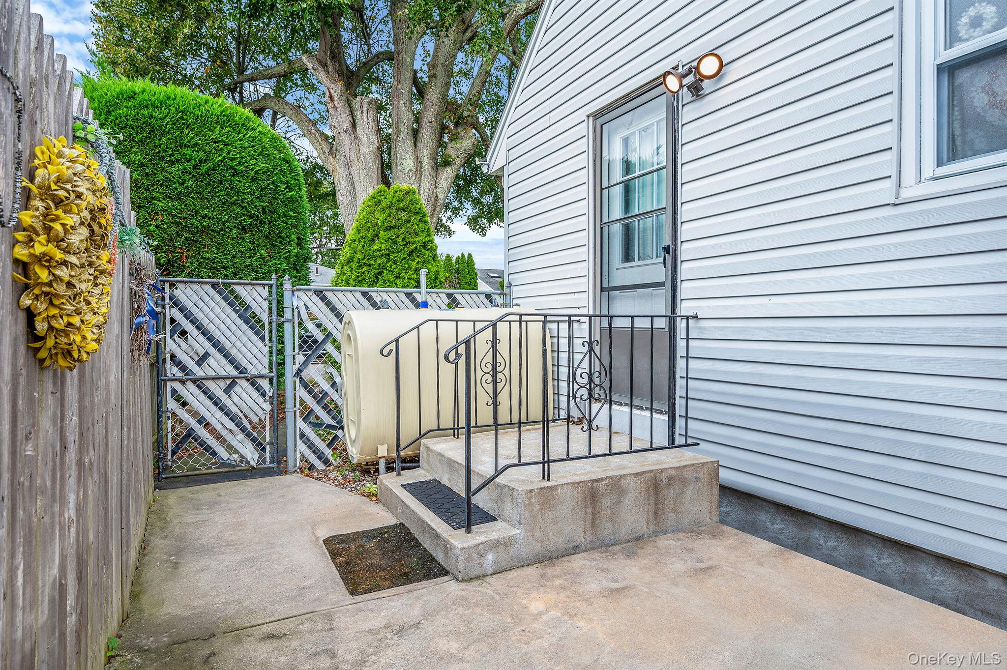 #6 photo, 436 N Ontario Avenue, Lindenhurst , NY 11757