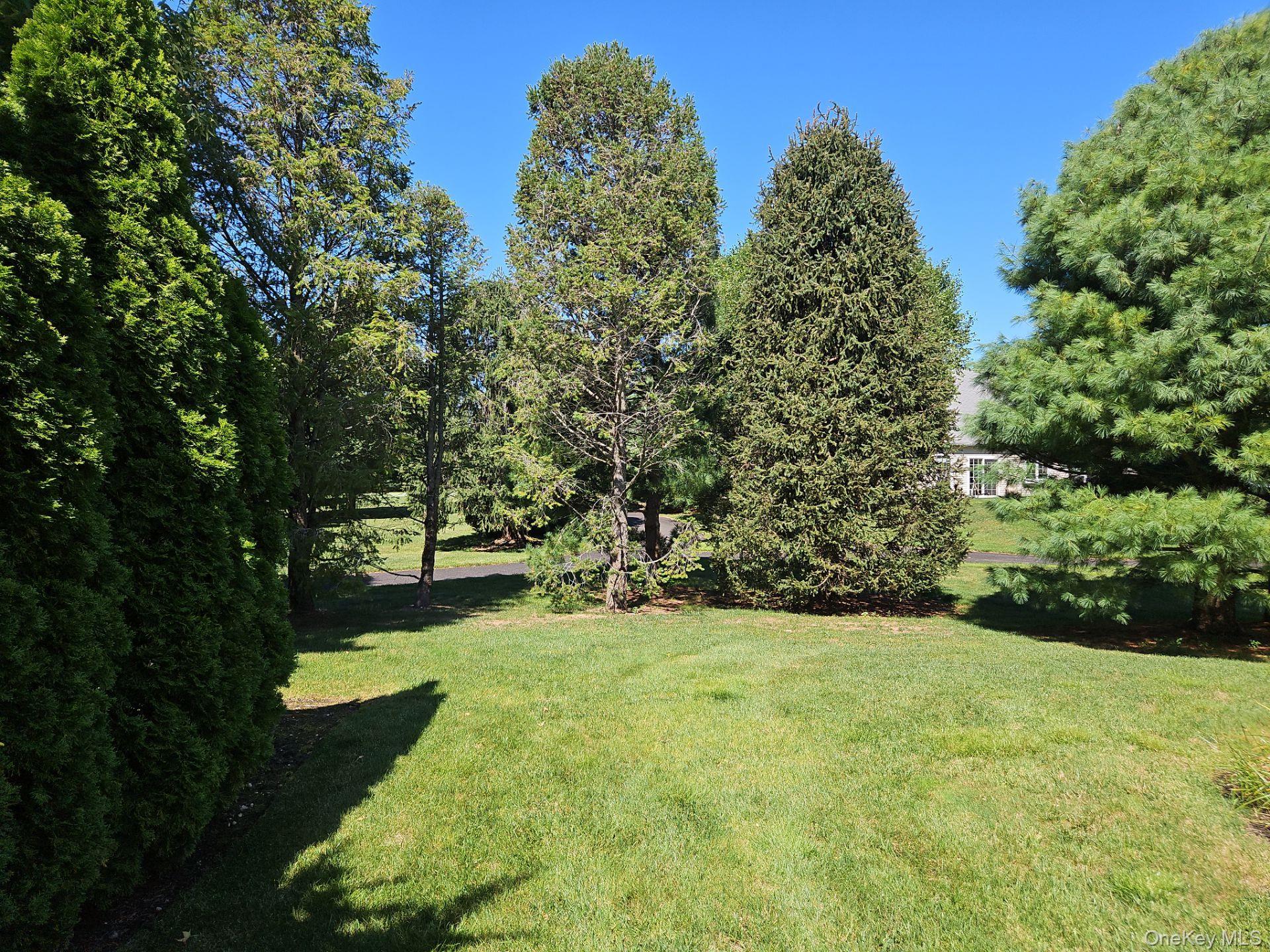 #16 photo, 68 Louden Loop, Mount Sinai , NY 11766