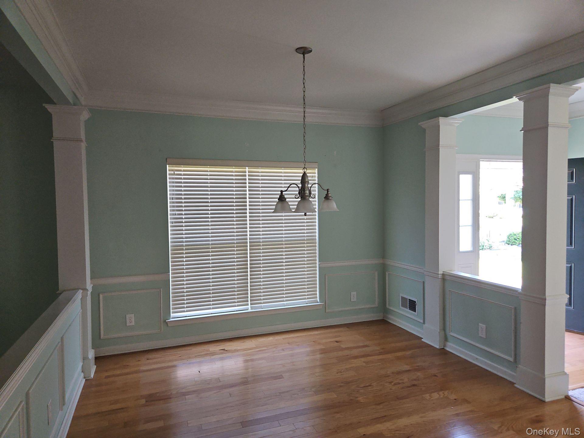 #4 photo, 68 Louden Loop, Mount Sinai , NY 11766