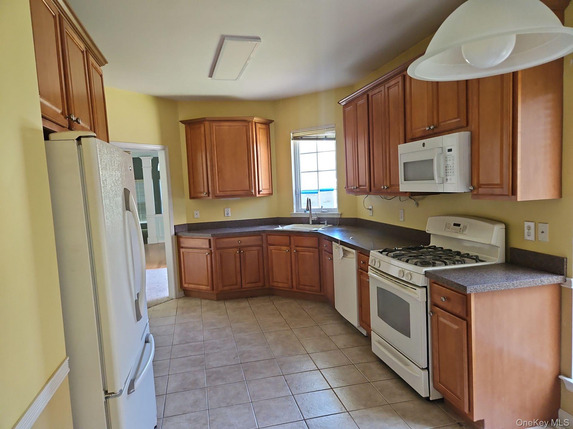 #6 photo, 68 Louden Loop, Mount Sinai , NY 11766