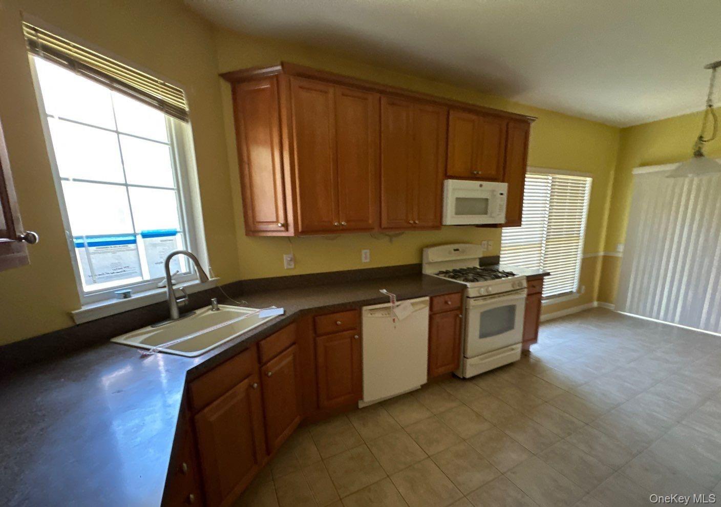 #7 photo, 68 Louden Loop, Mount Sinai , NY 11766