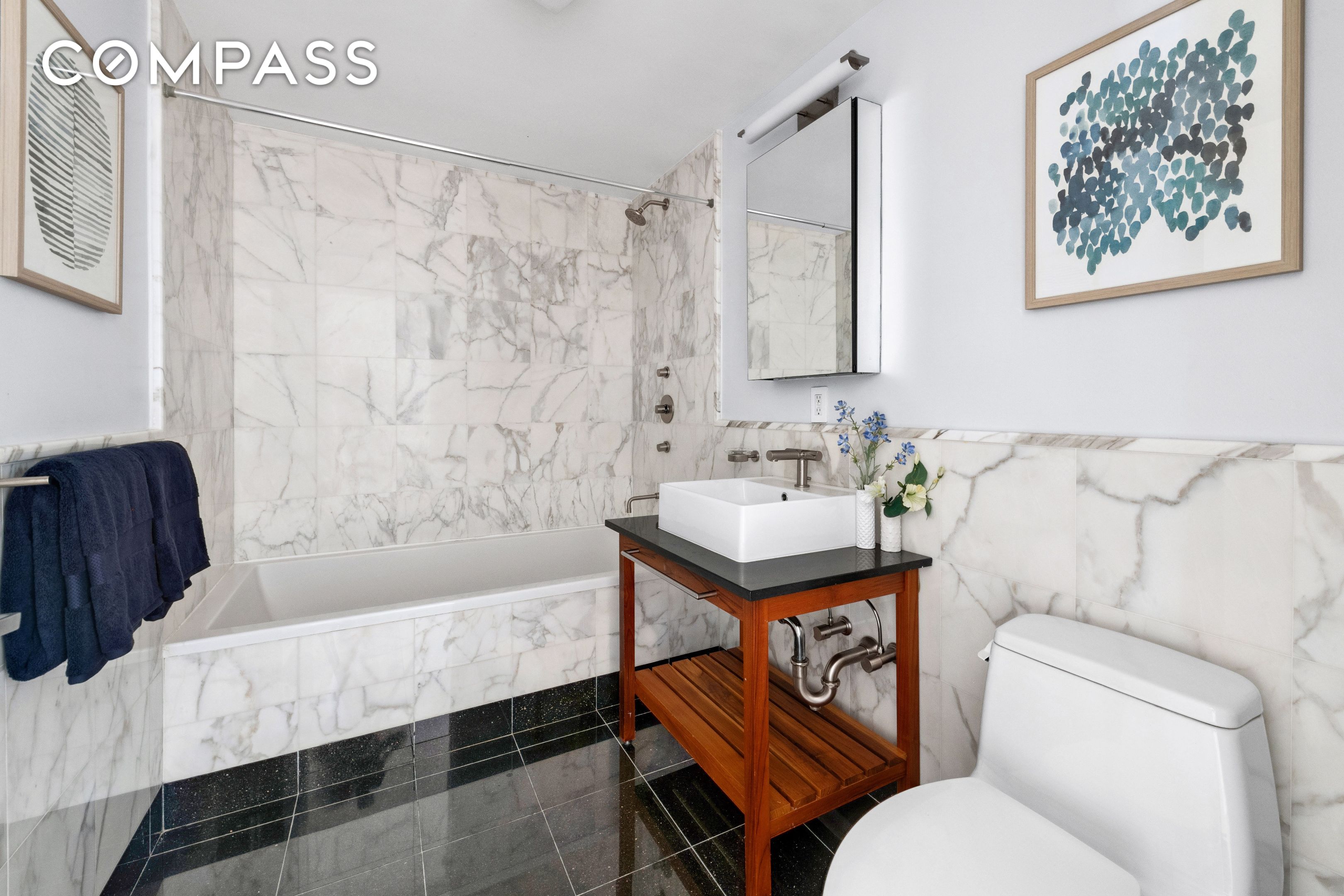 #10 photo, 146-148 W 22nd Street, Chelsea , NY 10011